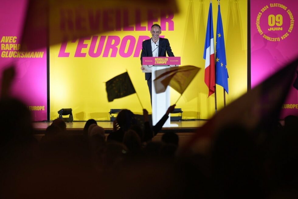 Raphaël Glucksmann à Villeurbanne pour dynamiser sa campagne européenne