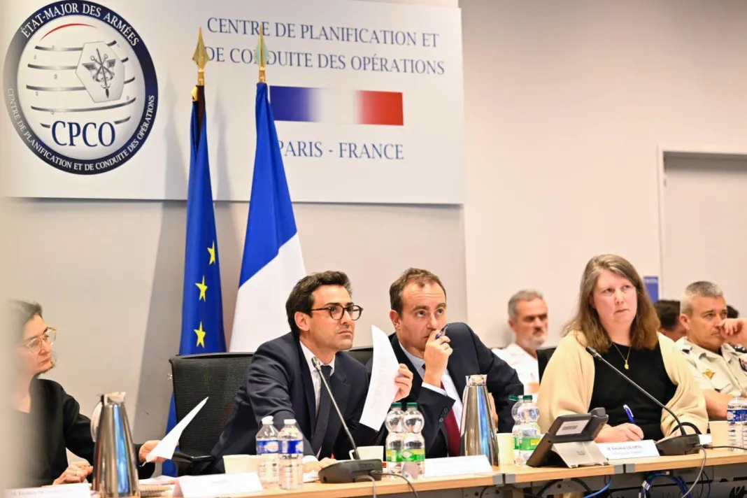 Sébastien Lecornu renforce les liens avec les forces armées lors de sa visite dans le Var