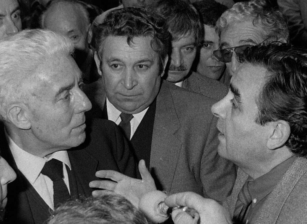 Bernard Pivot : Hommage à un Littéraire Passionné de l'AS Saint-Étienne