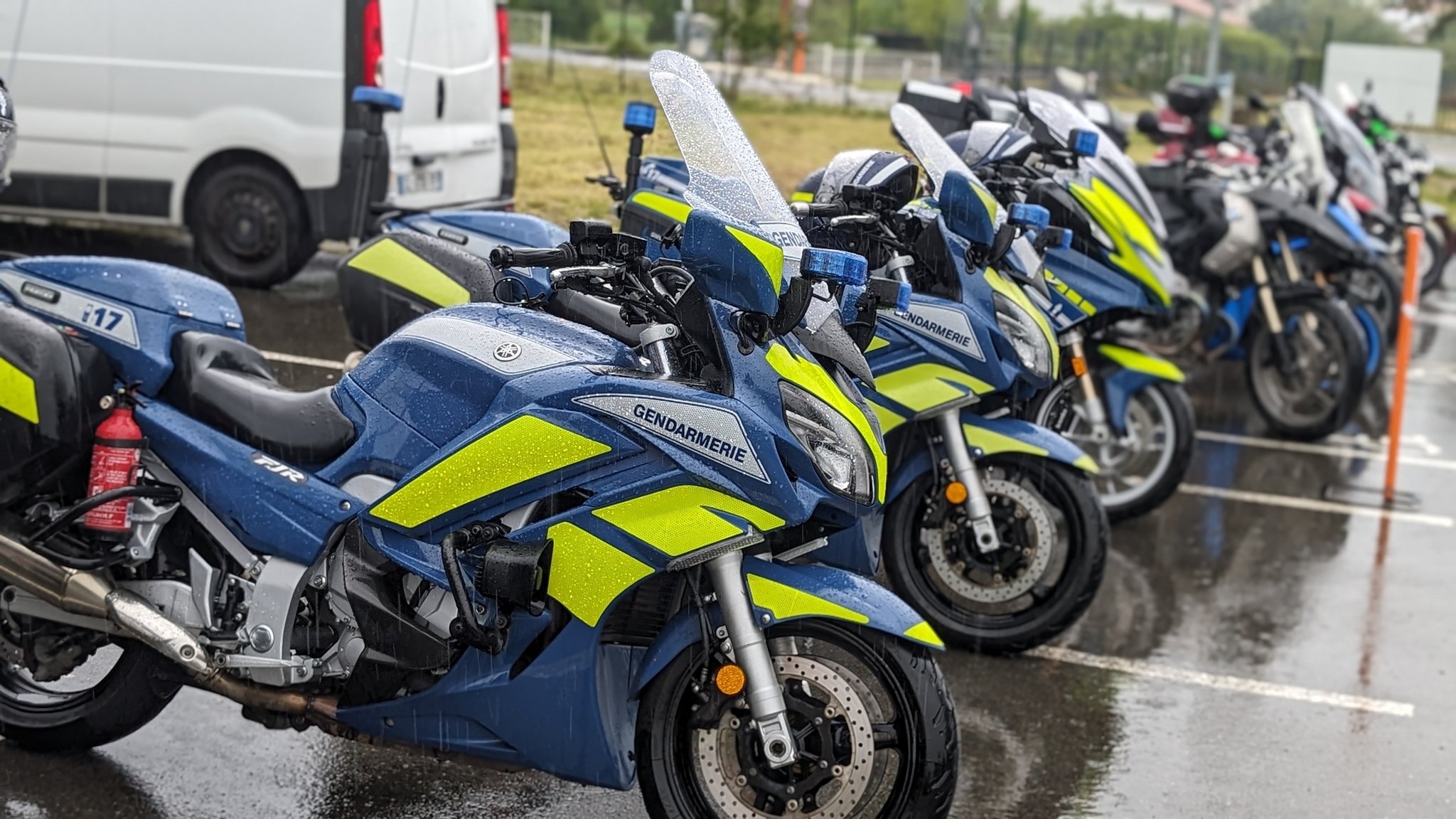 Incident à Saint-Just-Saint-Rambert : un gendarme percuté par une motocross
