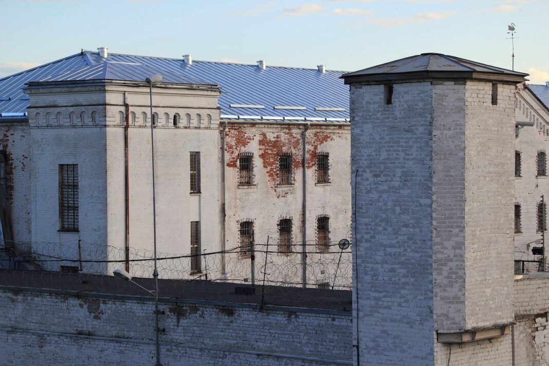 Le phénomène inquiétant de prolifération de téléphones portables en prison