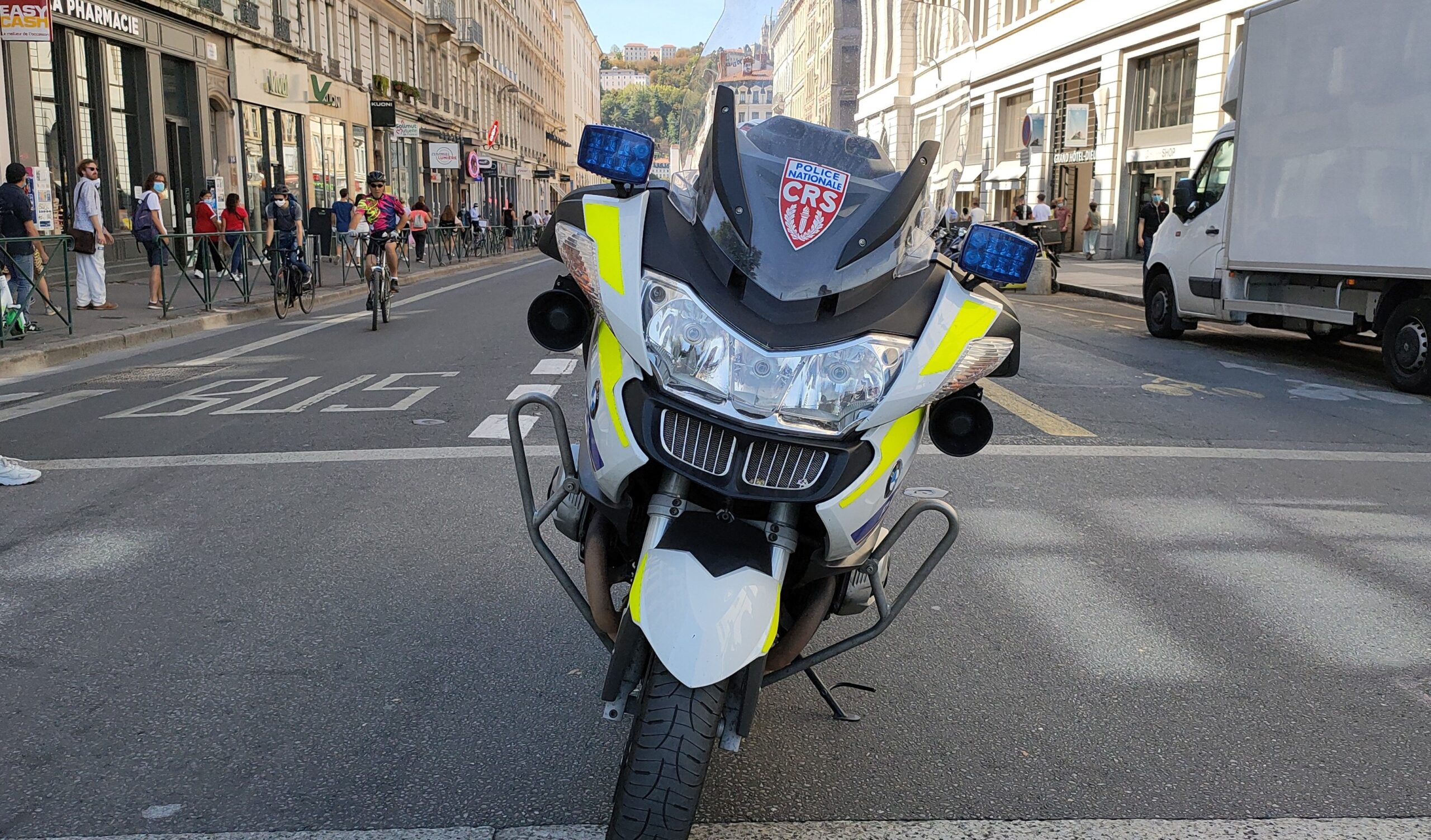 Nancy : Un policier blessé lors d'un contrôle de rodéo urbain, le suspect en fuite après avoir percuté délibérément l'agent