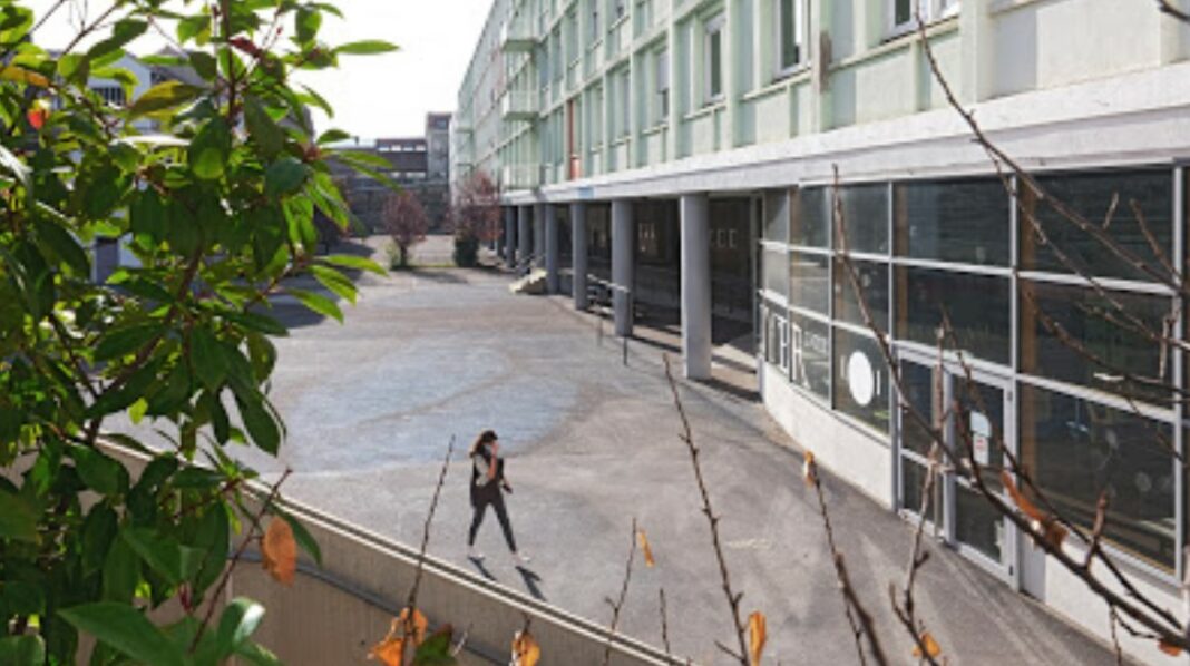 Saint-Etienne : Les enseignants des collèges restent mobilisés contre 