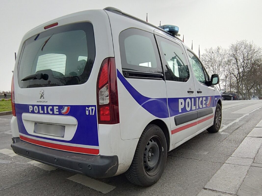 Tensions à Rive-de-Gier : Un adolescent en garde à vue pour outrage et rébellion contre la Police