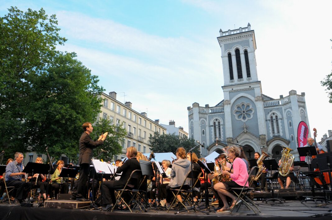 Saint-Étienne : Les Stéphanois plébiscitent leur ville selon les sondages