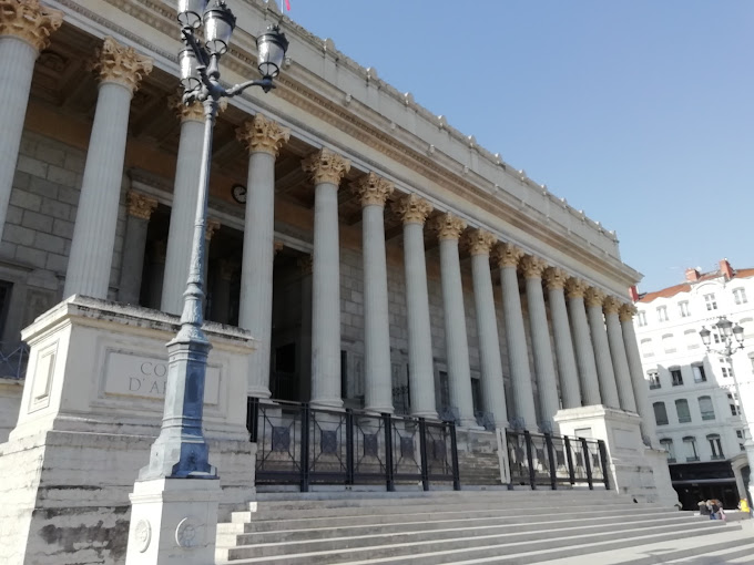 Trafic d'armes de guerre : sept personnes mises en examen à Lyon, soupçonnées d'une opération entre les Balkans et la France