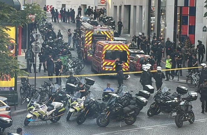 Attaque au couteau à Paris : un policier blessé, l'agresseur neutralisé par balle est décédé