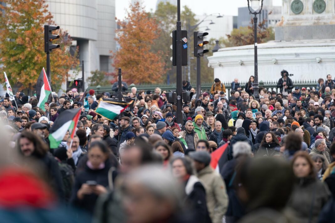 Manifestation à Paris : Organisations de jeunesse et La France insoumise appellent à un rassemblement place de la Nation