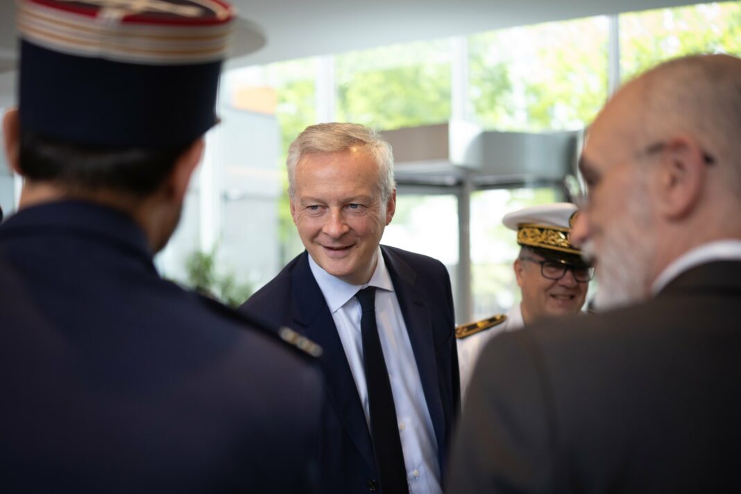 Bruno Le Maire plaide pour la défiscalisation des primes des athlètes après les JO 2024