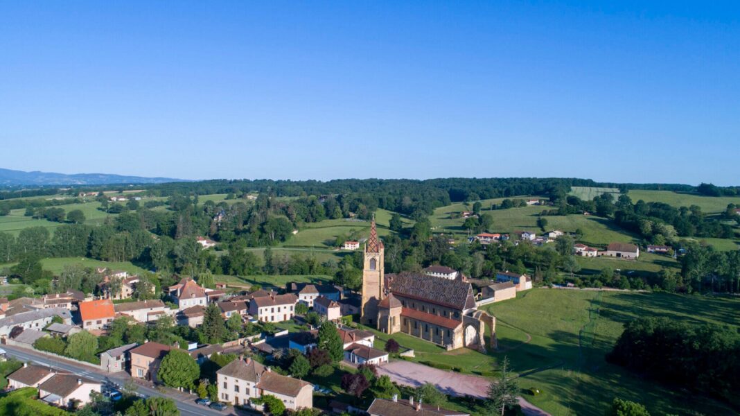 Bénisson-Dieu : l’écohameau rural qui réinvente la vie en communauté