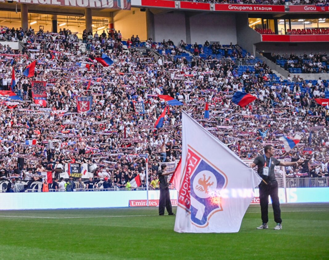 Lens vs Lyon : Lens reste invaincu cette saison, tandis que Lyon a retrouvé la victoire après une remontée spectaculaire.