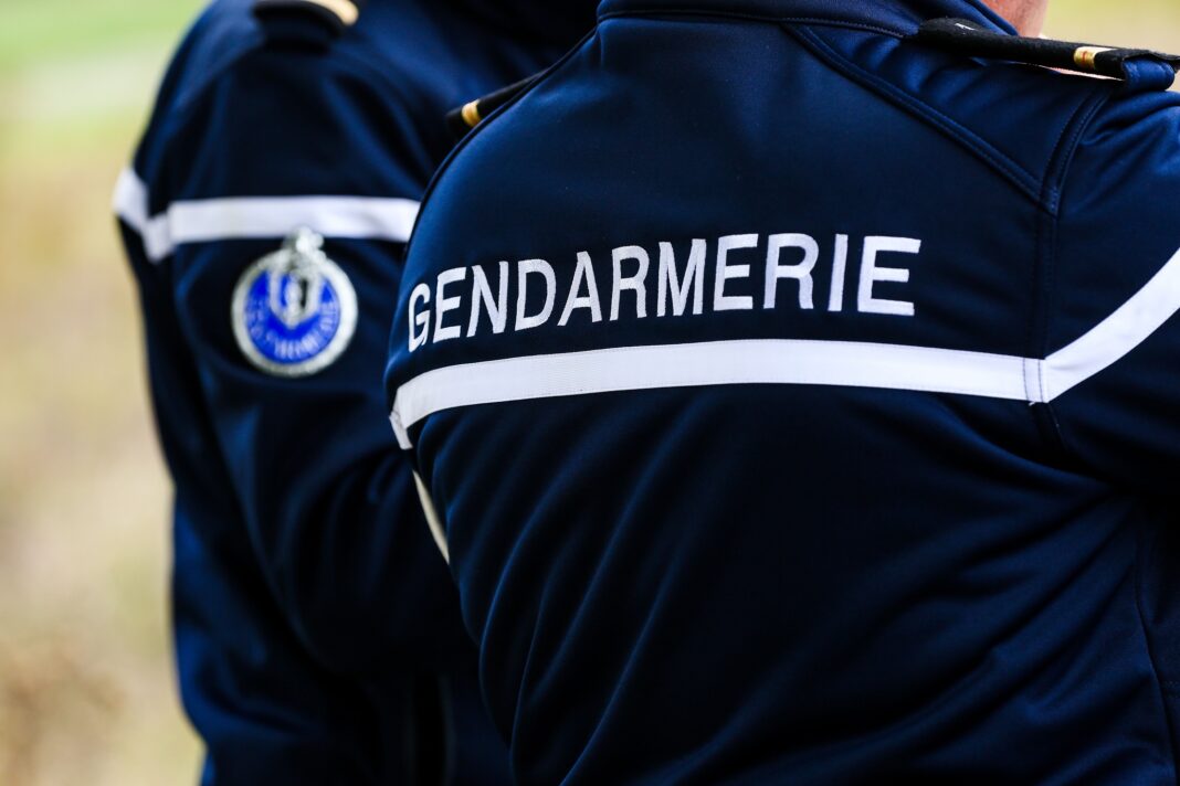 Pantin : Trois gendarmes agressés en pleine rue, deux suspects en fuite