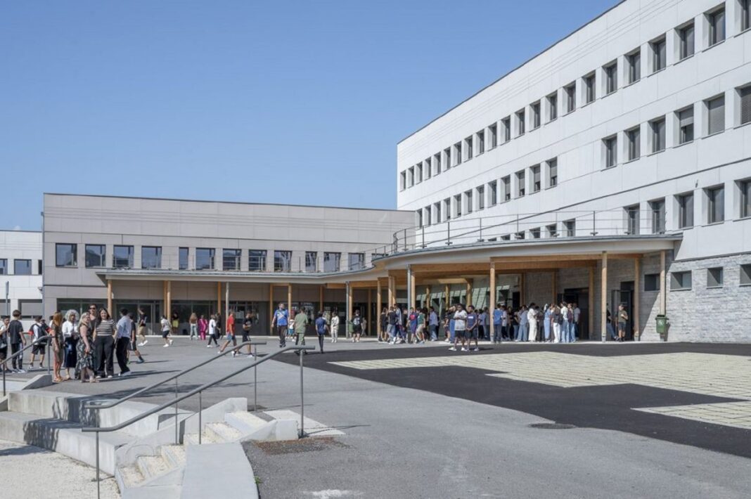 Saint-Fons : Rentrée dans un collège entièrement rénové, un nouveau départ pour l'éducation