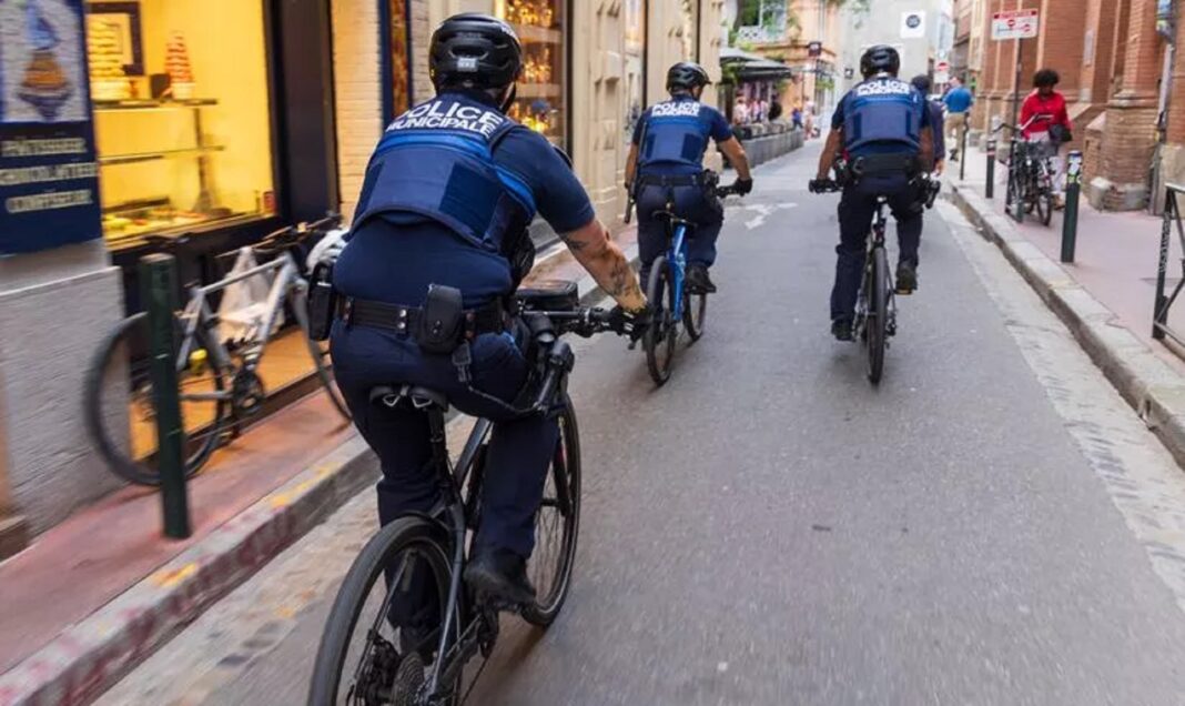 Depuis plusieurs années, la police municipale déploie des équipages circulant sur des VTT.