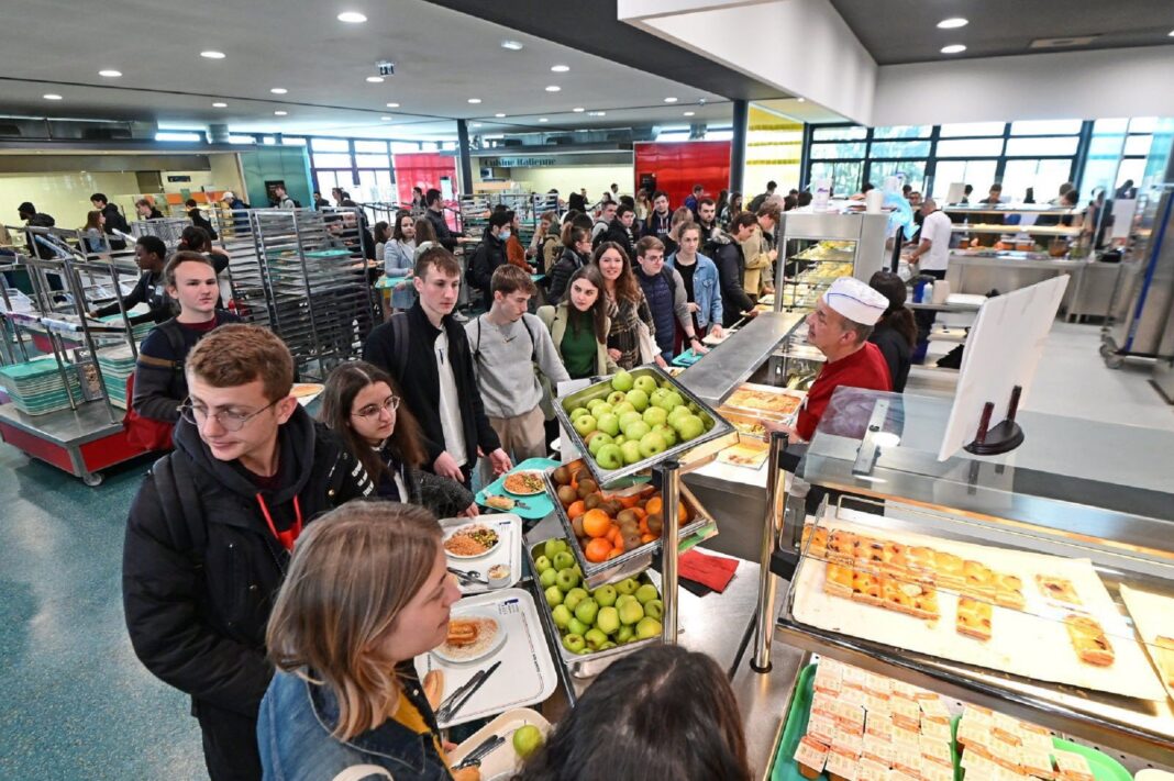 Repas à un euro généralisé pour les étudiants : une avancée sociale au Crous